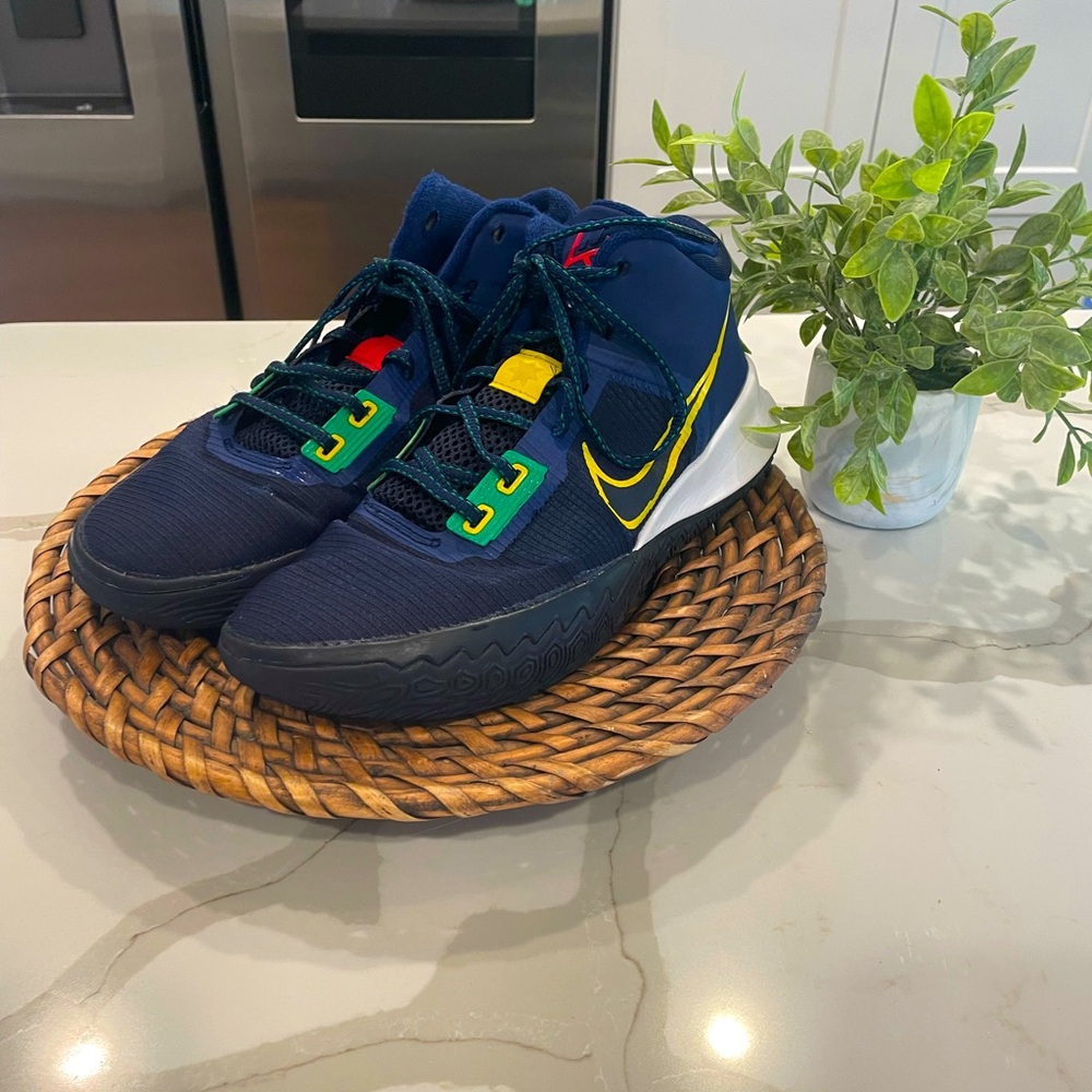 Kyrie Flytrap 4 “ Blue Void Yellow” Basketball Shoes Great Condition